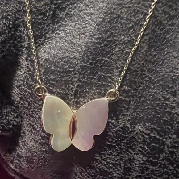 Mother of Pearl Butterfly Necklace - Picture 10 of 10
